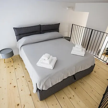 Apartment Loft La Sedia Rossa - Centro Storico