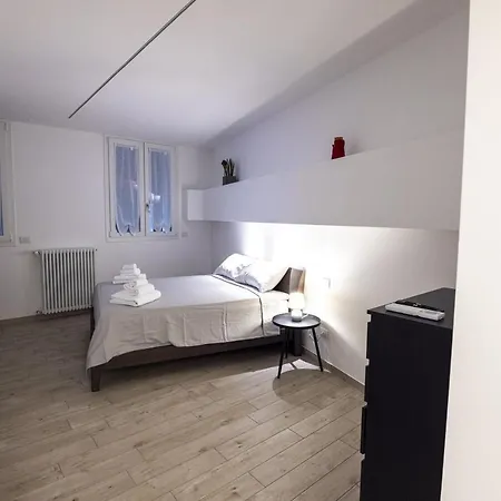 Loft La Sedia Rossa - Centro Storico Apartamento *